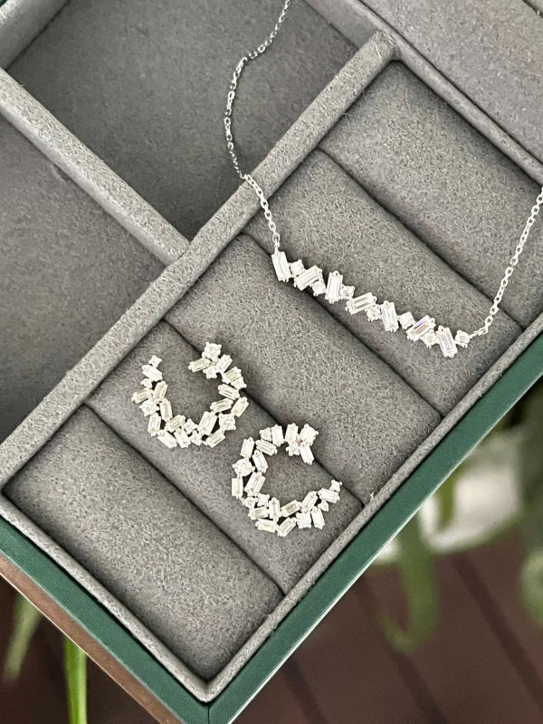 Confetti | Baguette & Round Cut Bar Necklace (Solid Gold) | Lady Estere Jewellery 14K 18K Solid Gold Lab-Grown Diamond Moissanite White