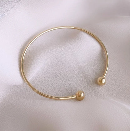 Duet Cuff | Ball Bangle Bracelet (Solid Gold) Lady Estere Jewellery Worldwide Shipping 14K 18K Solid Gold Lab - Grown Diamond Moissanite