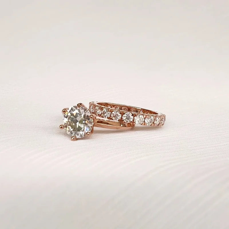 Éclat | Whisper Thin Solitaire Ring (Solid Gold) | Lady Estere Jewellery | Worldwide 14K 18K Solid Gold Lab - Grown Diamond Moissanite