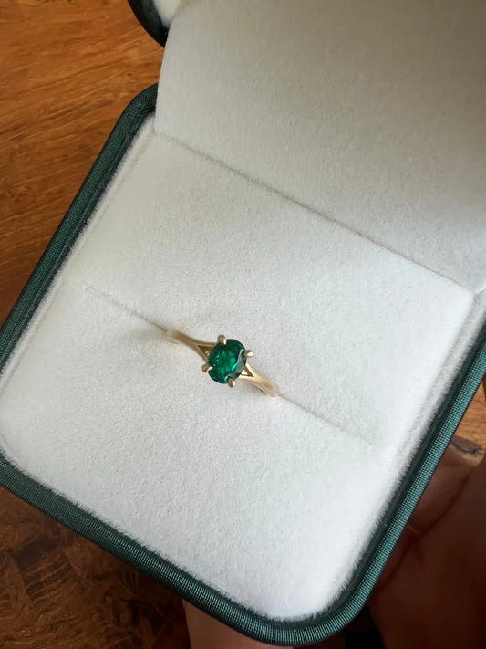Emerald oval cut engagement ring | Lady Estere Jewellery | Worldwide Shipping 14K 18K Solid Gold Lab-Grown Diamond Moissanite White Yellow