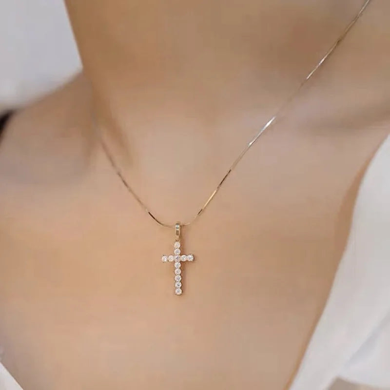 Forever Fine | London Necklace Chain (Solid Gold) | Lady Estere Jewellery | Worldwide 14K 18K Solid Gold Lab-Grown Diamond Moissanite White