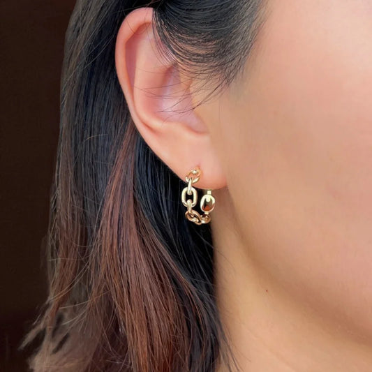 Gucci | Buckle Link Hoop Earrings (Solid Gold) | Lady Estere Jewellery | Worldwide 14K 18K Solid Gold Lab Grown Diamond Moissanite White