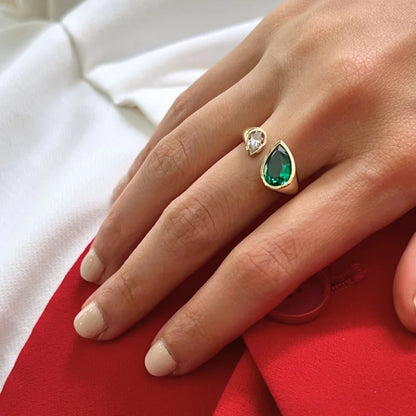 ICON | Emerald Toi Et Moi Bezel Statement RIng (Solid gold) | Lady Estere Jewellery 14K 18K Solid Gold Lab-Grown Diamond Moissanite White