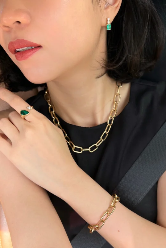 ICON | Emerald Toi Et Moi Bezel Statement RIng (Solid gold) | Lady Estere Jewellery 14K 18K Solid Gold Lab-Grown Diamond Moissanite White