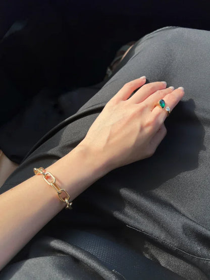 ICON | Emerald Toi Et Moi Bezel Statement RIng (Solid gold) | Lady Estere Jewellery 14K 18K Solid Gold Lab-Grown Diamond Moissanite White