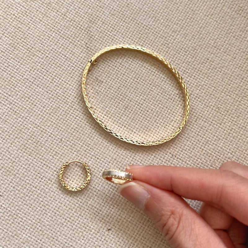 Illuminate | Special Finish Bangle Bracelet (Solid Gold) | Lady Estere Jewellery 14K 18K Solid Gold Lab - Grown Diamond Moissanite White