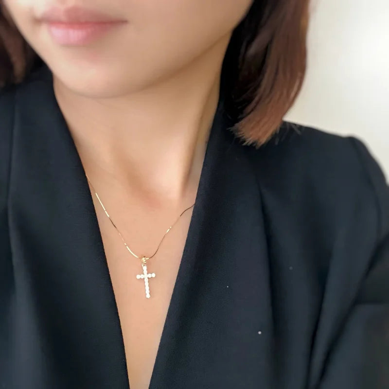 Life | Pave Cross Pendant with Hinged Bail (Solid Gold) | Lady Estere Jewellery 14K 18K Solid Gold Lab-Grown Diamond Moissanite White