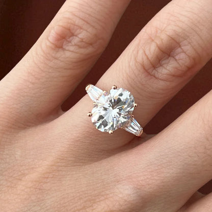 Oval | HW Solitaire Engagement Ring (Solid Gold) | Lady Estere Jewellery | Worldwide 14K 18K Solid Gold Lab-Grown Diamond Moissanite White