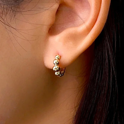 Pebble | Graduating Hoop Earrings (Solid Gold) | Lady Estere Jewellery | Worldwide 14K 18K Solid Gold Lab Grown Diamond Moissanite White