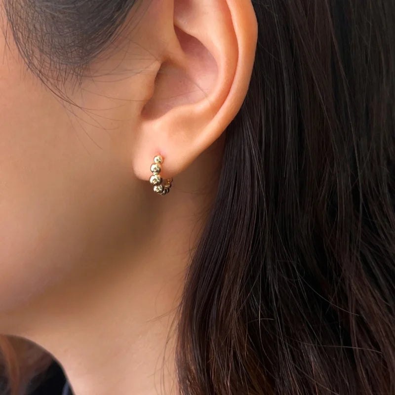 Pebble | Graduating Hoop Earrings (Solid Gold) | Lady Estere Jewellery | Worldwide 14K 18K Solid Gold Lab Grown Diamond Moissanite White