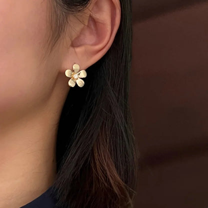 Petale | Flower Earrings with Diamond or Moissanite (Solid Gold) | Lady Estere Jewellery 14K 18K Solid Gold Lab Grown White Yellow Rose SG,