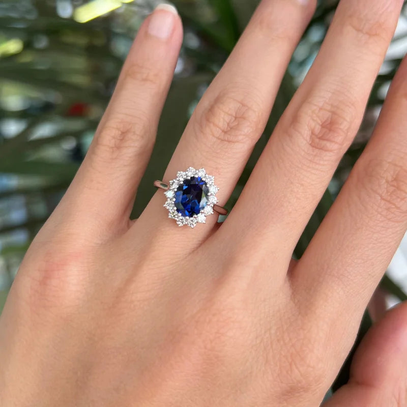 Princess-D Blue Sapphire Diamond Halo Ring (Solid gold) | Lady Estere Jewellery 14K 18K Solid Gold Lab-Grown Moissanite White Yellow Rose