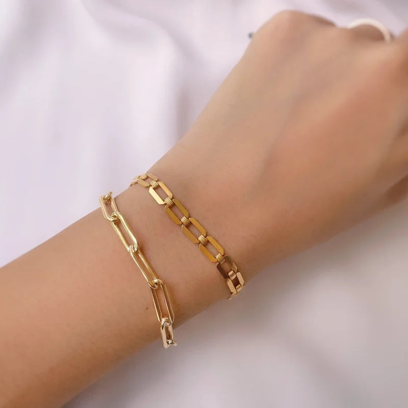 Rouge | Oversized Toggle Paperclip Chain Bracelet Lady Estere Jewellery Worldwide 14K 18K Solid Gold Lab - Grown Diamond Moissanite White