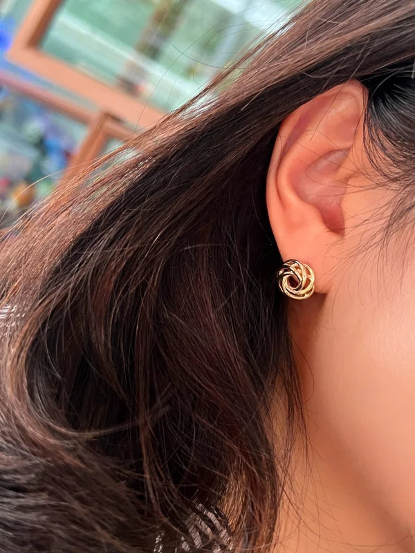 Crème | Vintage Hoop Earrings (Solid Gold) | Lady Estere Jewellery | Worldwide Shipping 14K 18K Solid Gold Lab-Grown Diamond Moissanite
