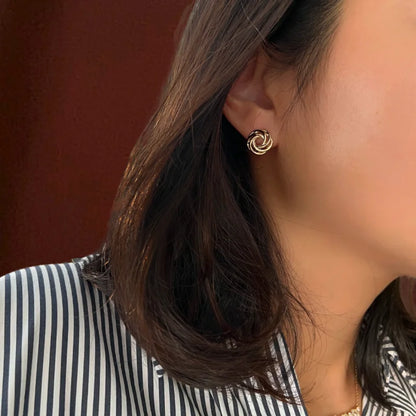 Crème | Vintage Hoop Earrings (Solid Gold) | Lady Estere Jewellery | Worldwide Shipping 14K 18K Solid Gold Lab-Grown Diamond Moissanite