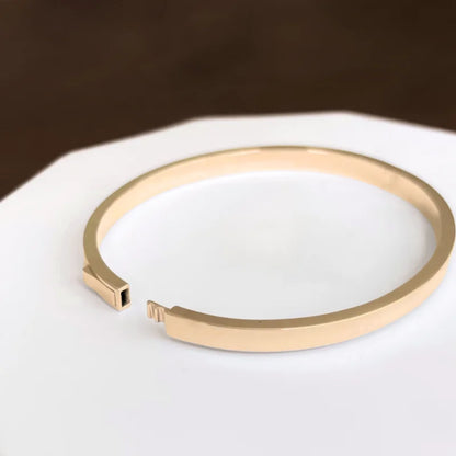 The Daily | Bangle Bracelet (Solid Gold) | Lady Estere Jewellery | Worldwide Shipping 14K 18K Solid Gold Lab Grown Diamond Moissanite White