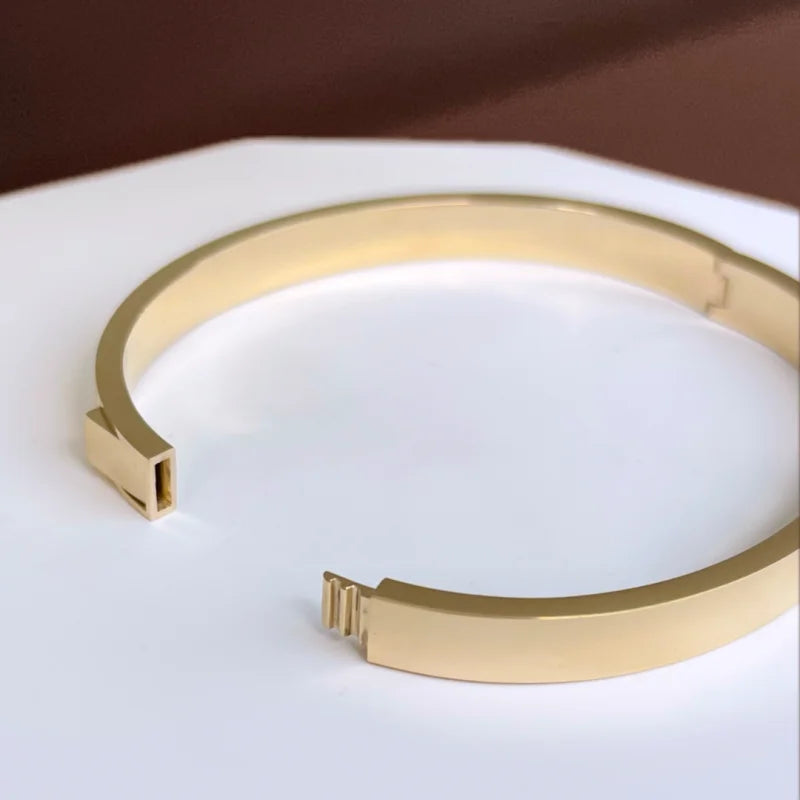 The Daily | Bangle Bracelet (Solid Gold) Lady Estere Jewellery Worldwide Shipping 14K 18K Solid Gold Lab - Grown Diamond Moissanite White