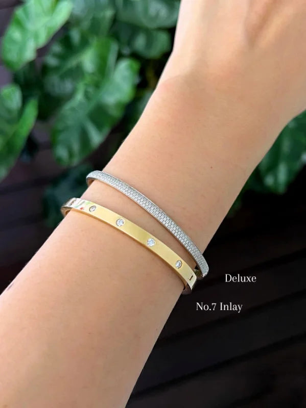 The No.7 | Inlay Diamond Bangle Bracelet (Solid Gold) | Lady Estere Jewellery | Worldwide 14K 18K Solid Gold Lab Grown Moissanite White