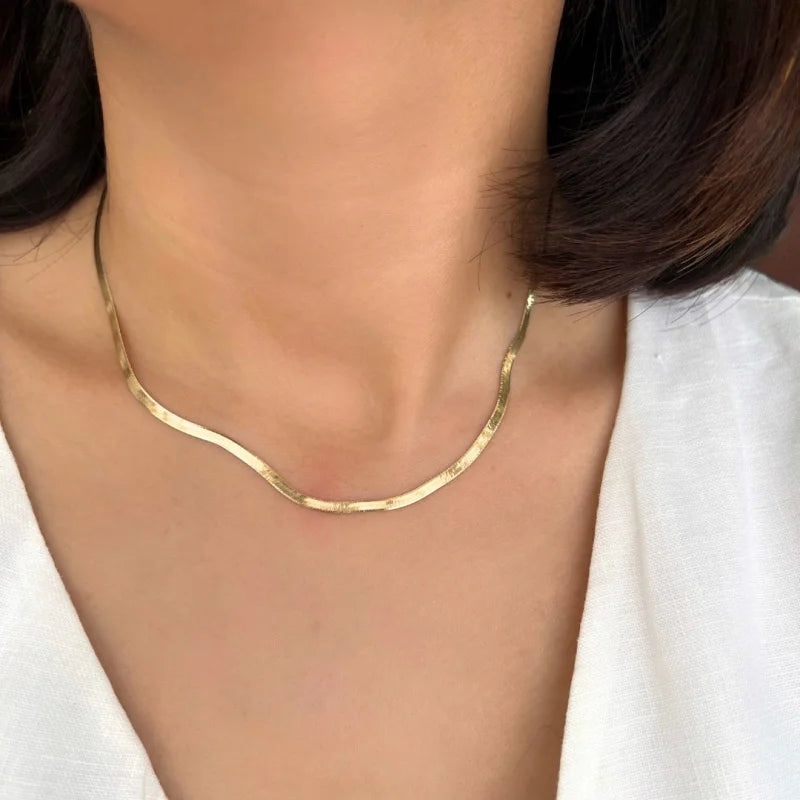 Wonder Woman 18K | Herringbone Necklace (Solid Gold) | Lady Estere Jewellery | Worldwide 14K Solid Gold Lab-Grown Diamond Moissanite White