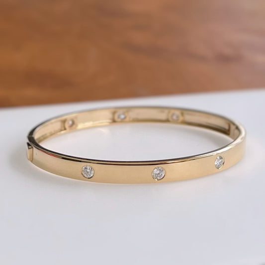 The Oval | Hinged Diamond Bangle Bracelet (Solid Gold)